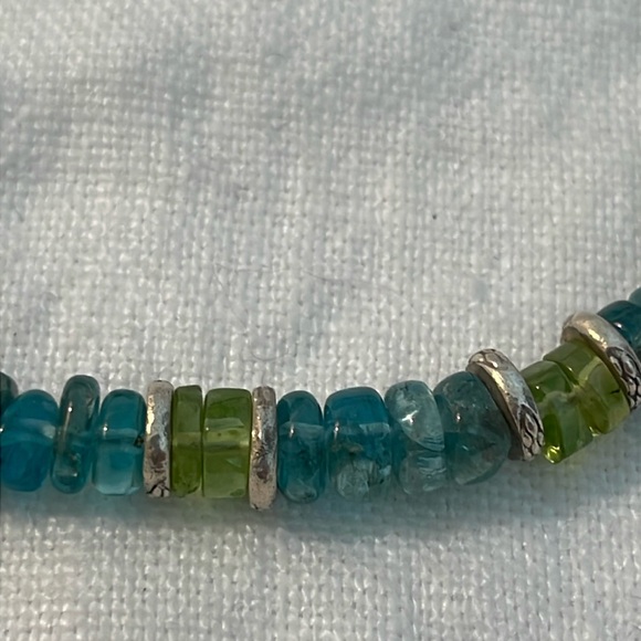 Peridot, Apatite and Thai Silver Bracelet - Picture 3 of 3
